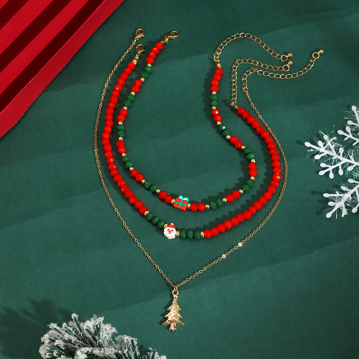 Collana Natalizia a Perline per Donna – Choker Elegante con Cristalli, Ceramica Morbida e Dettagli Dorati Collana Natalizia a Perline per Donna – Choker Elegante con Cristalli, Ceramica Morbida e Dettagli Dorati - immagine 4